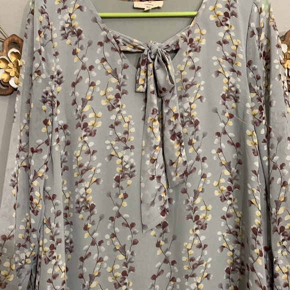 Entro Blue Gray Leaf Print Ruffle Hem Dress Size Small - Picture 4 of 8